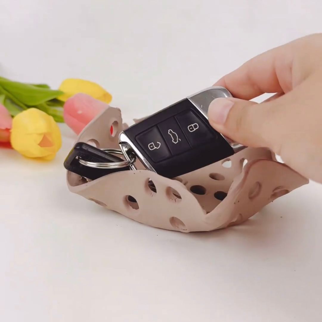 Miska ze samotvrdnoucí hmoty